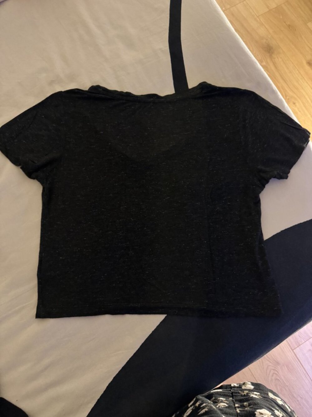 Z Supply Classic Skimmer Sparkle Tee in Black | Casual Everyday Basic M - Picture 5 of 9